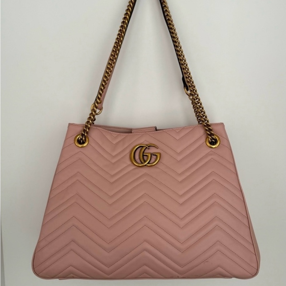 Gucci Marmont Apollo chevron bag. (Dusty pink and gold)